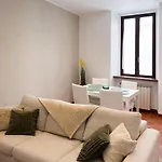 Marconi Apartment *