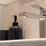 شقة Marconi ترييستي